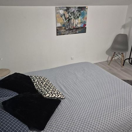 Modernité et élégance pour votre séjour Auvergnat Issoire Extérieur photo
