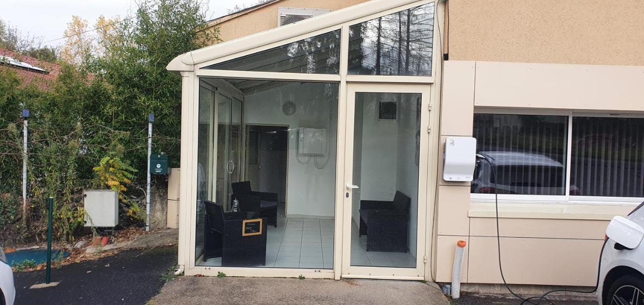 Modernité et élégance pour votre séjour Auvergnat Issoire Extérieur photo