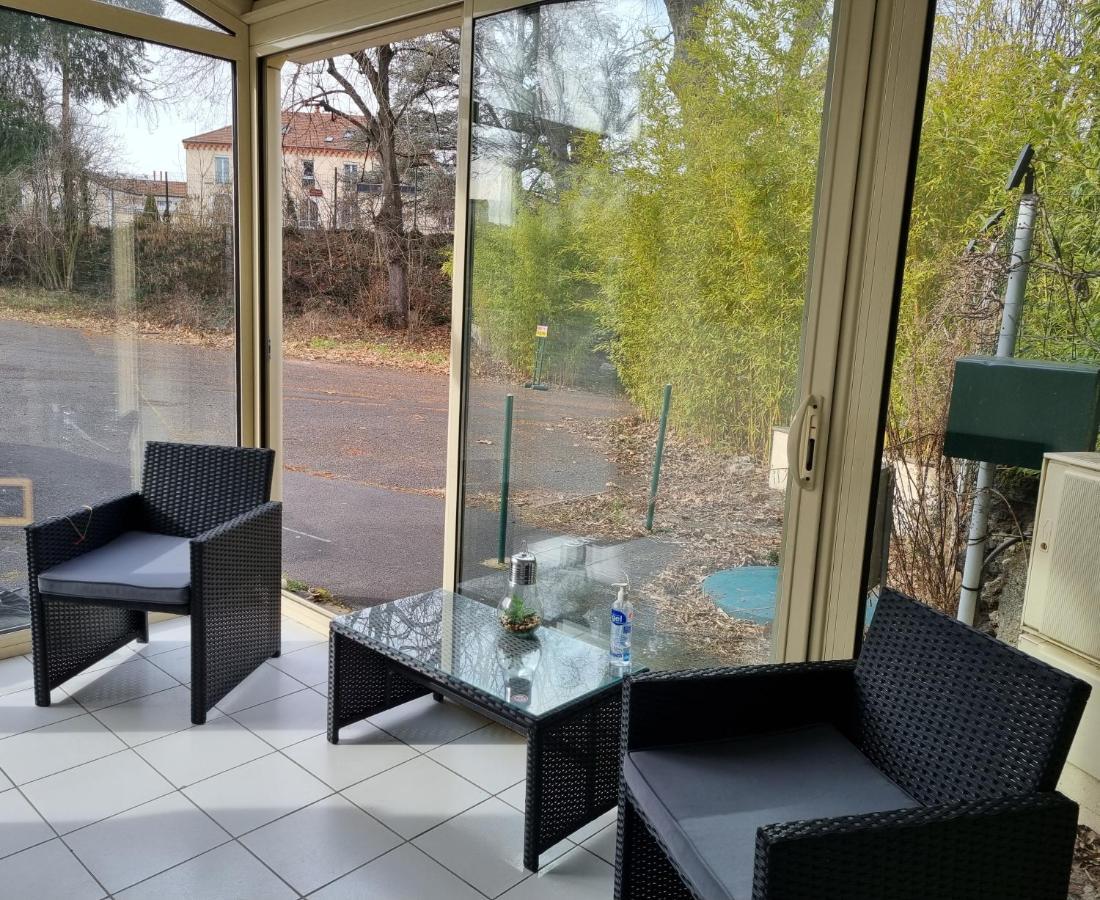 Modernité et élégance pour votre séjour Auvergnat Issoire Extérieur photo