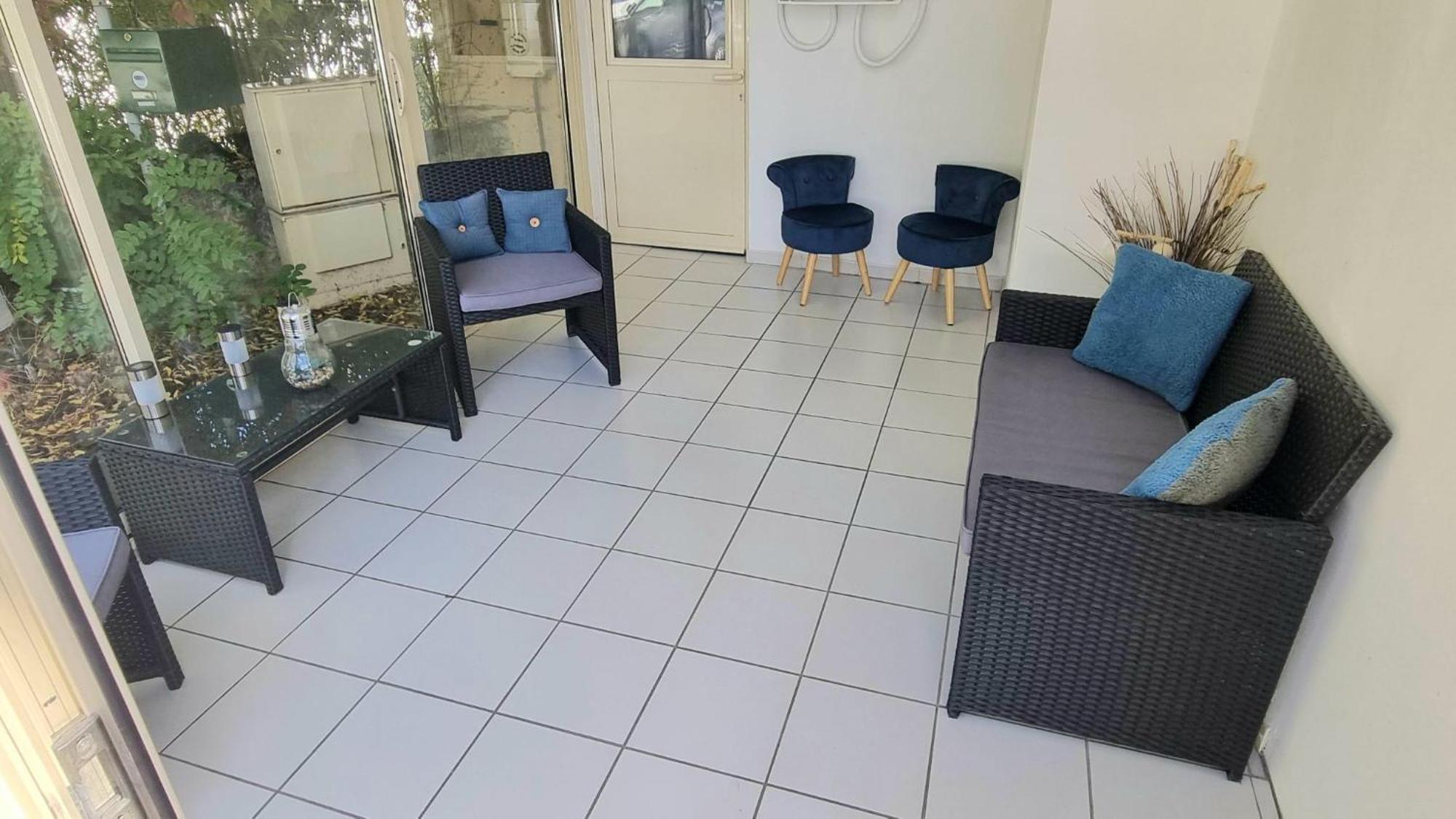 Modernité et élégance pour votre séjour Auvergnat Issoire Extérieur photo