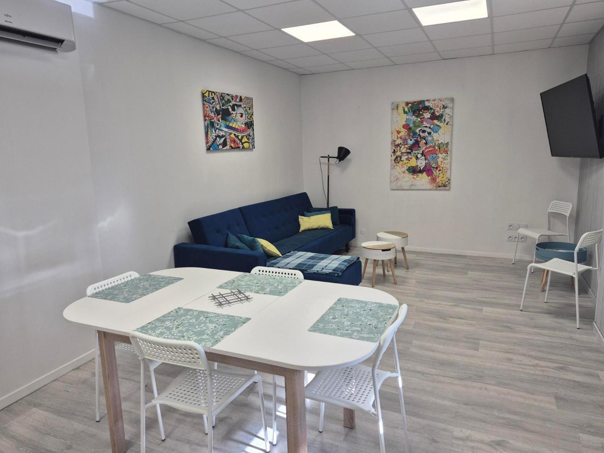 Modernité et élégance pour votre séjour Auvergnat Issoire Extérieur photo
